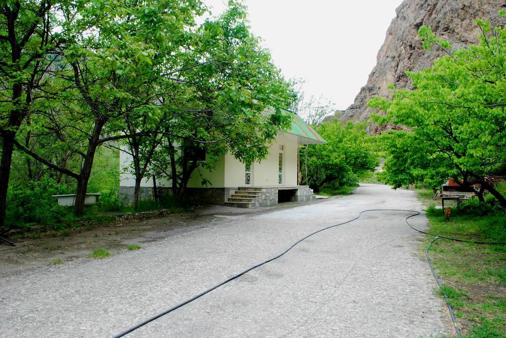 Park-Hotel Khoren'S Lake Areni Exterior foto